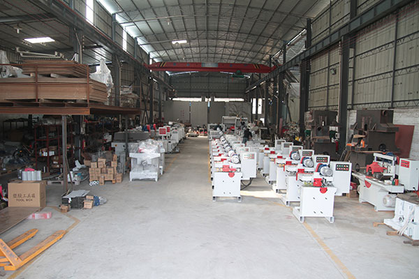 时博（中国）体育有限公司木工机械有限公司车间内景
